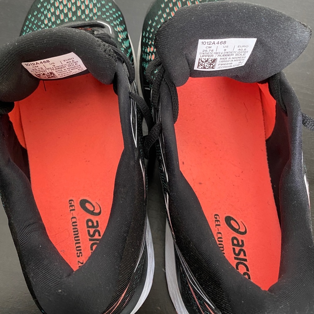 ASICS Running Shoes - Picture 3 of 4